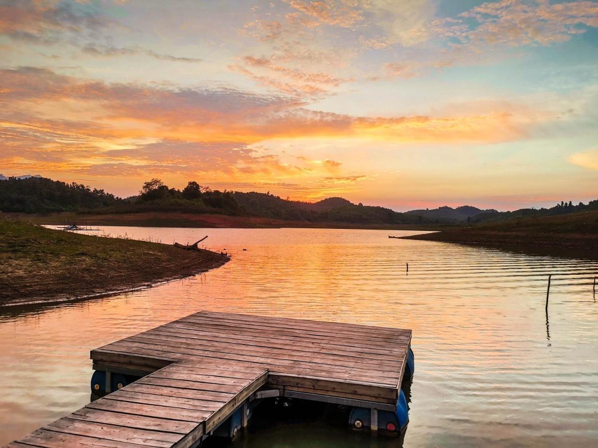 Sunset Nam Ngum Resort Vang Vieng Exterior photo